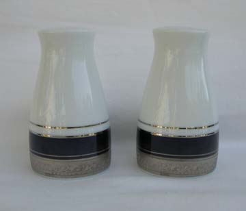 Noritake Crestwood Colbalt Platinum  4170 Salt & Pepper Set