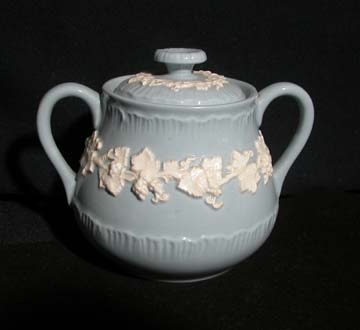Wedgwood Cream Color On Lavender - Shell Edge Sugar Bowl & Lid