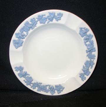 Wedgwood Lavender On Cream Color - Plain Edge Ashtray