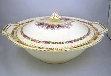 Johnson Brothers Queens Bouquet Vegetable Bowl - Covered