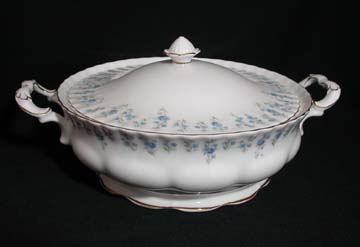 Royal Albert Memory Lane - Made In England Vegetable Bowl - Covered