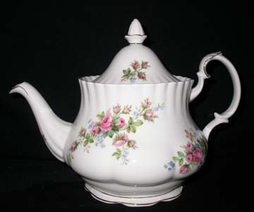Royal Albert Moss Rose Tea Pot & Lid - Small