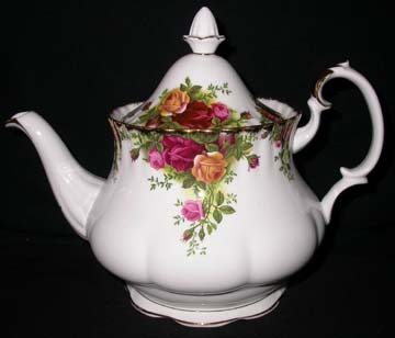 Royal Albert Old Country Roses - Made In England Tea Pot & Lid - Small