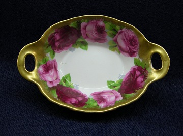 Royal Albert Old English Rose Handled Sweet With Heavy Gold