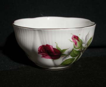 Royal Albert Royal Canadian Rose Sugar Bowl - Small/Open