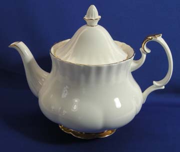 Royal Albert Val Dor Tea Pot & Lid - Small