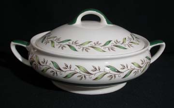 Royal Doulton Almond Willow D6373 Vegetable Bowl - Covered