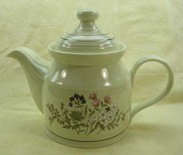 Royal Doulton - Lambethware Bredon Hill LS1045 Tea Pot & Lid - Large