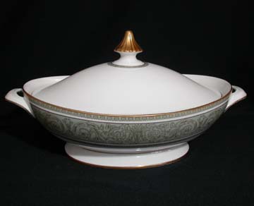 Royal Doulton English Renaissance Vegetable Bowl - Covered