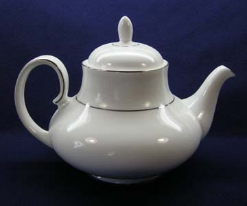 Royal Doulton Lace Point H5000 Tea Pot & Lid - Large