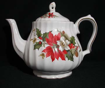 Sadler - Windsor Fine Porcelain Poinsettia And Holly Tea Pot & Lid - Large