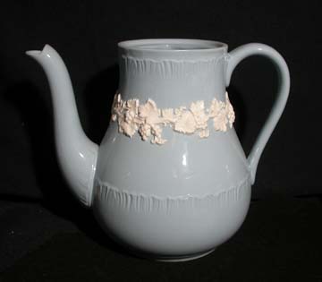 Wedgwood Cream Color On Lavender - Shell Edge Coffee Pot & Lid - Small - Coffee Pot Only